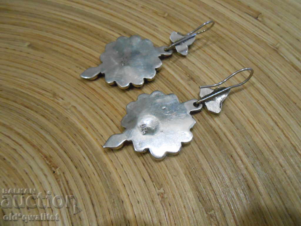 Delivery of Beautiful long silver earrings, Silver 925 and blue stones Delivery of Beautiful long silver earrings, Silver 925 and blue stones