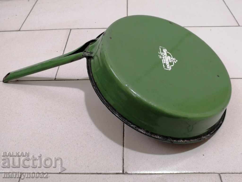 Auction  Enameled pan, pan LGB early social