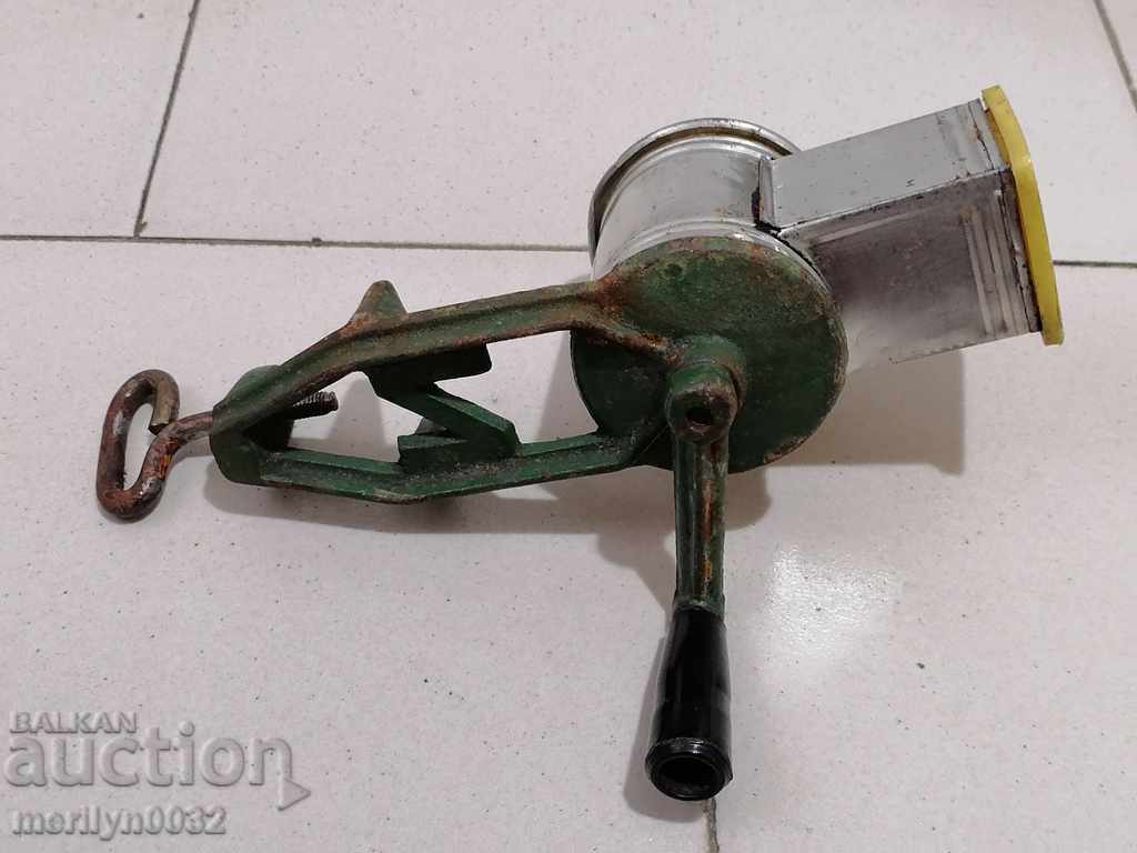 Bulgarian grinder for walnuts and nuts machine 60-70s - 5 Bulgarian grinder for walnuts and nuts machine 60-70s - 5