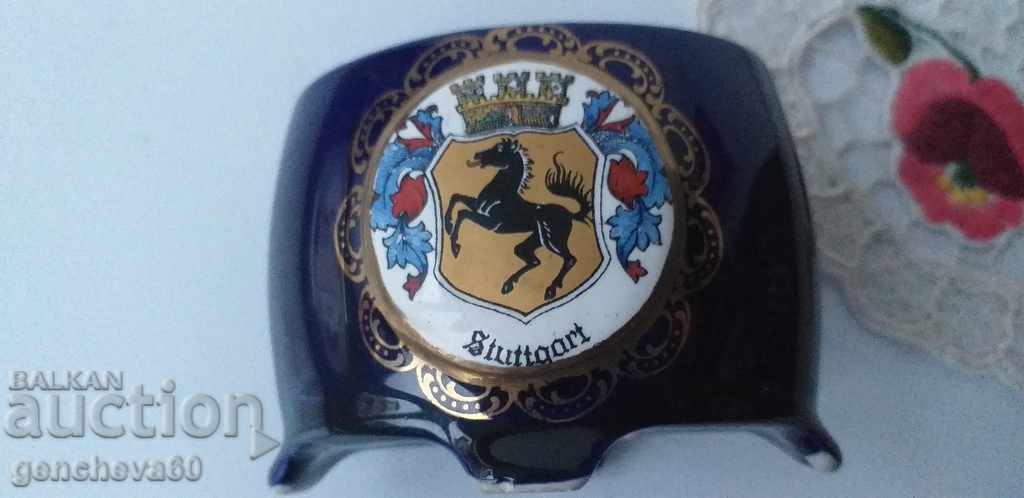 Доставка на Рядък порцеланов сувенир с герб-кобалт KHM/Bavaria