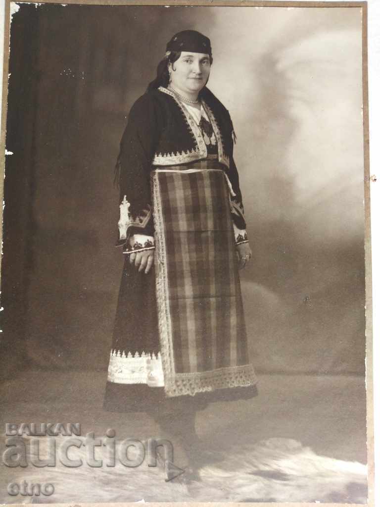 1935. ROYAL PHOTO, CARDBOARD-RHODOPE COSTUME with price 35.00 BGN | € 17.90 1935. ROYAL PHOTO, CARDBOARD-RHODOPE COSTUME with price 35.00 BGN | € 17.90