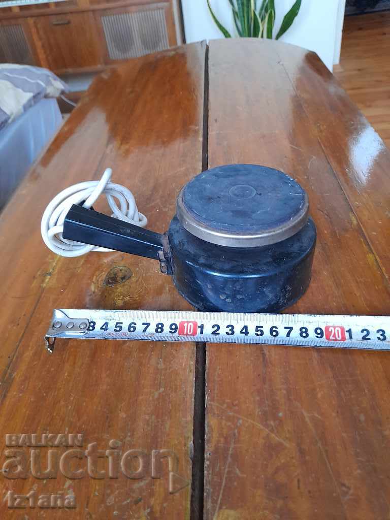 Old electric stove with price 25.00 BGN | € 12.78 Old electric stove with price 25.00 BGN | € 12.78