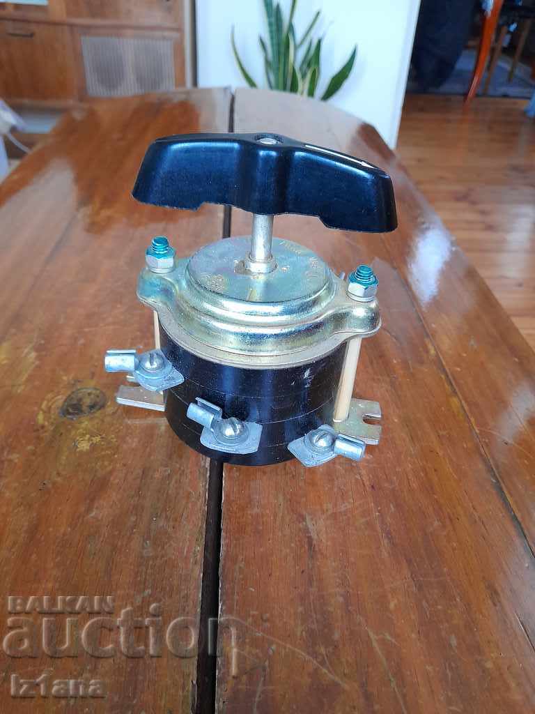 Old switch, switch PV3-60 with price 40.00 BGN | € 20.45 Old switch, switch PV3-60 with price 40.00 BGN | € 20.45