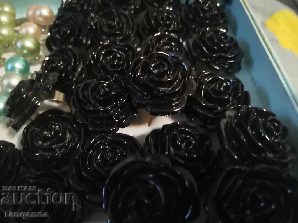 81 rings with price 50.00 BGN | € 25.56 81 rings with price 50.00 BGN | € 25.56