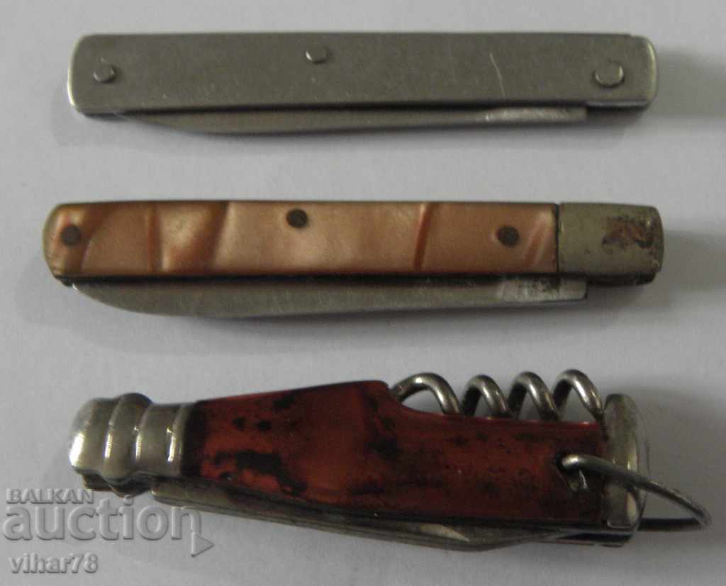 Delivery of lot of three small pocket legs Delivery of lot of three small pocket legs