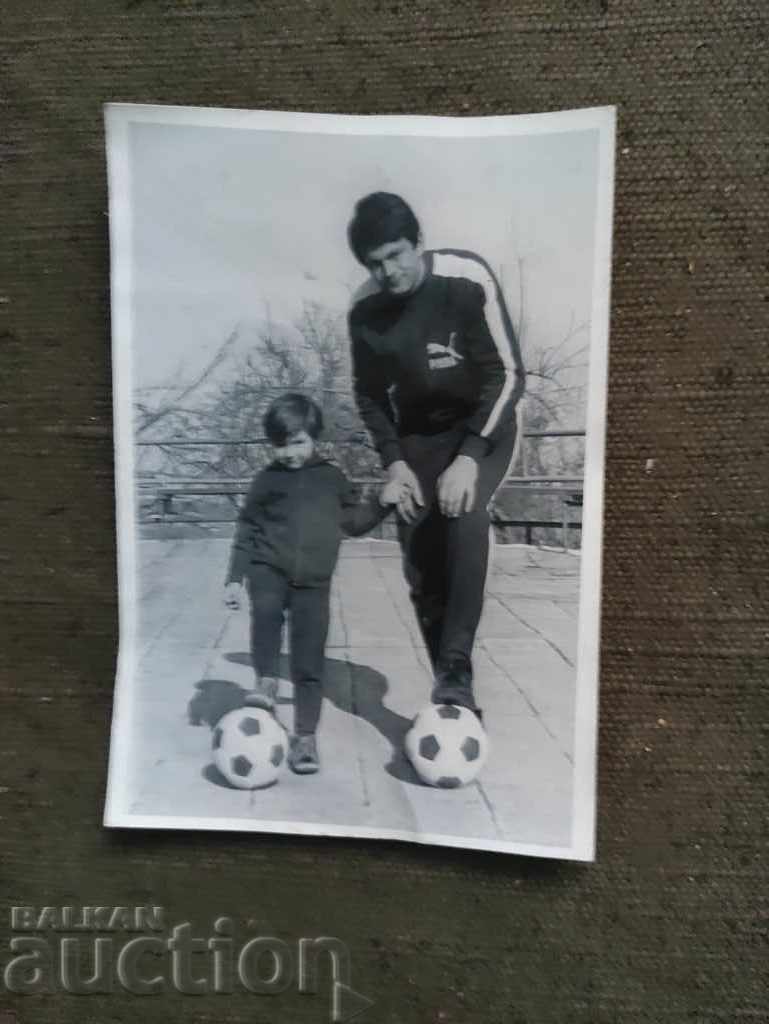 Georgi Asparuhov Gundi with his child