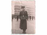 1957 ΠΑΛΙΑ ΦΩΤΟΓΡΑΦΙΑ ΕΣΣΔ ΓΚΟΡΚΥ ΣΤΡΑΤΙΩΤΗΣ ΜΕ ΠΑΛΤΟ Α922