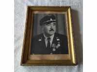 MUNCITOR FERATOARE CU MEDALII SI DECORATII FOTO IN RAMA