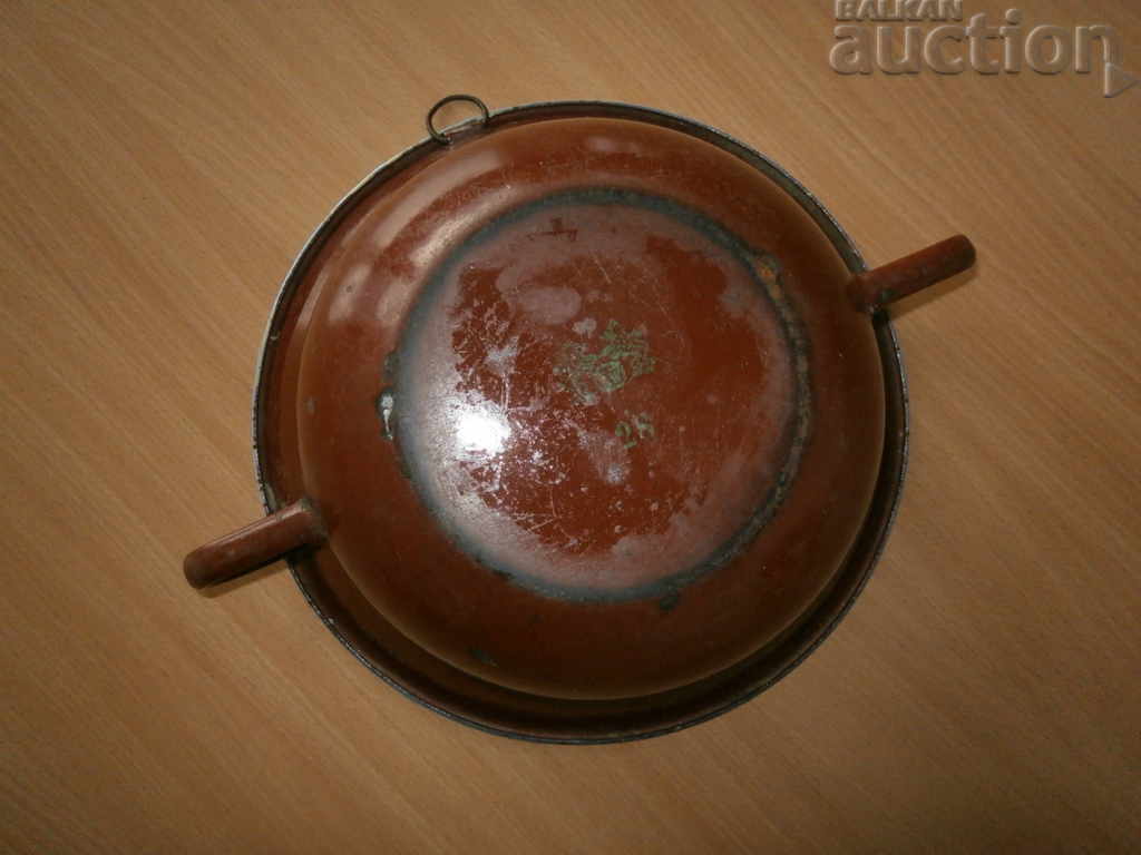 Delivery of Ancient primitive enameled vessel Delivery of Ancient primitive enameled vessel