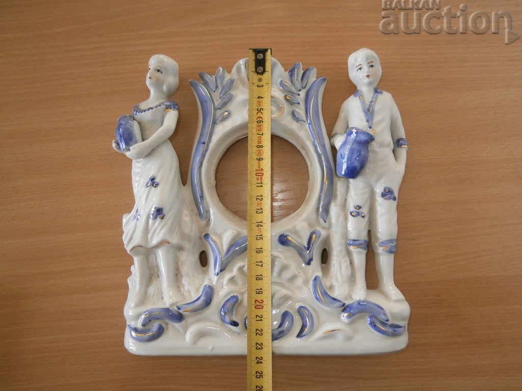 Auction two porcelain figurines figurines Auction two porcelain figurines figurines