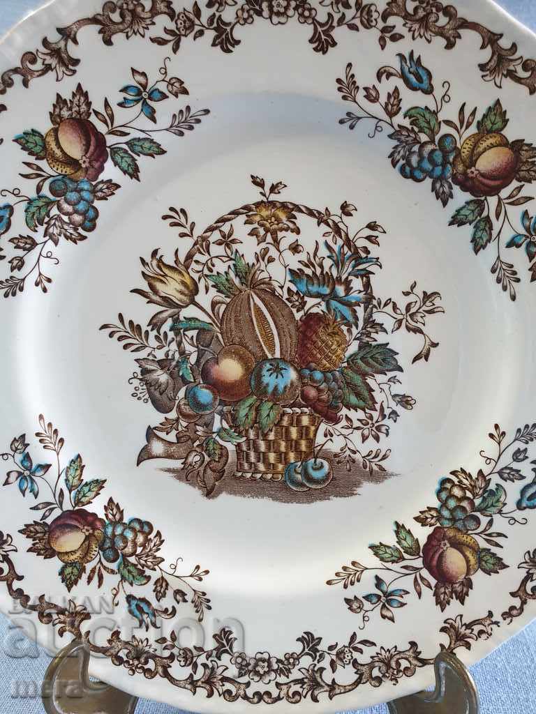 Porcelain plate-fruits & flowers made by royal tudor front with price 25.00 BGN | € 12.78 Porcelain plate-fruits & flowers made by royal tudor front with price 25.00 BGN | € 12.78