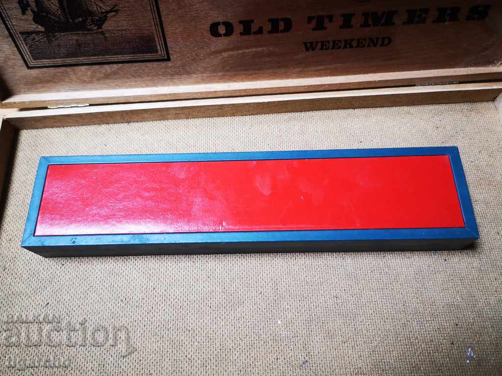 Candino watch box with price 20.00 BGN | € 10.23 Candino watch box with price 20.00 BGN | € 10.23