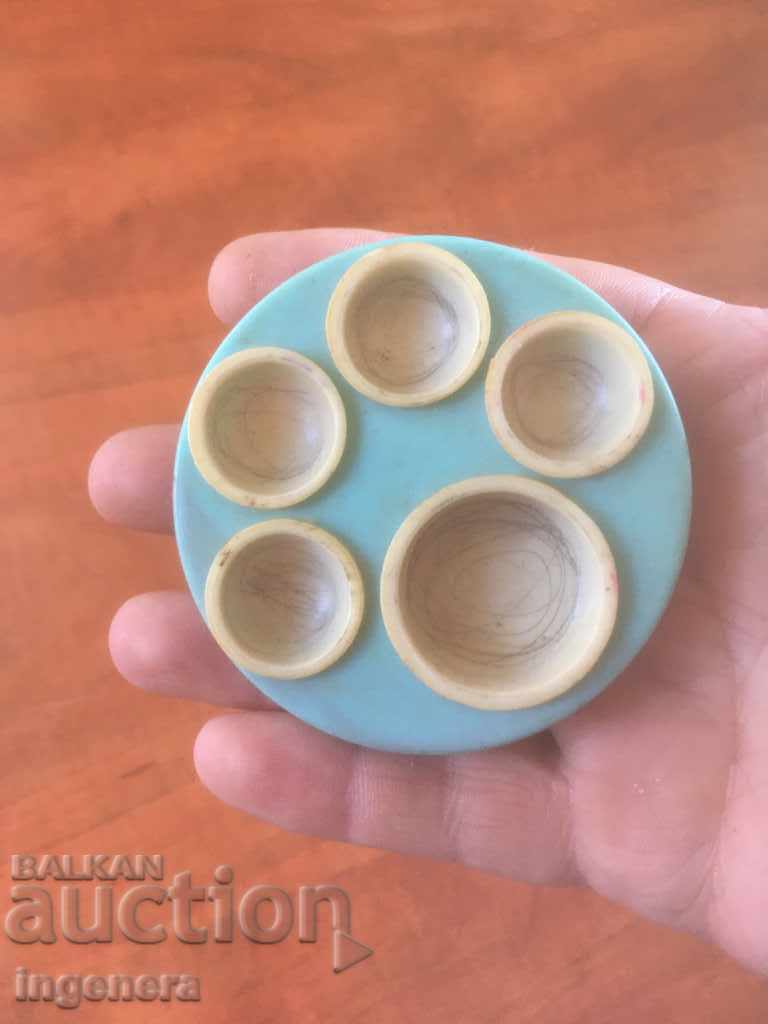 PALETTE DRAWING PAINT PAINTING with price 6.00 BGN | € 3.07 PALETTE DRAWING PAINT PAINTING with price 6.00 BGN | € 3.07