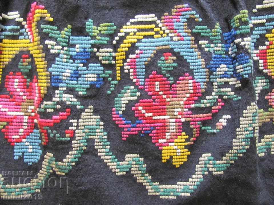 Auction Folk Art Women's Costume Apron Auction Folk Art Women's Costume Apron