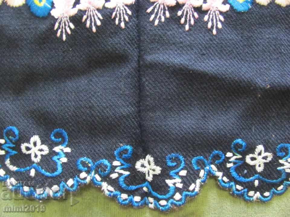 Auction Folk Art Women's Costume Apron Auction Folk Art Women's Costume Apron