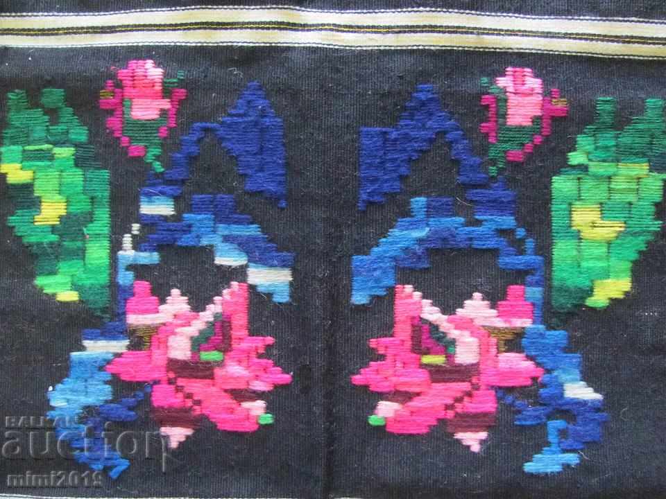 Auction Folk Art Women's Costume Apron Auction Folk Art Women's Costume Apron