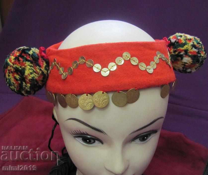 Auction Folk Art Chief for Women's Costume Auction Folk Art Chief for Women's Costume