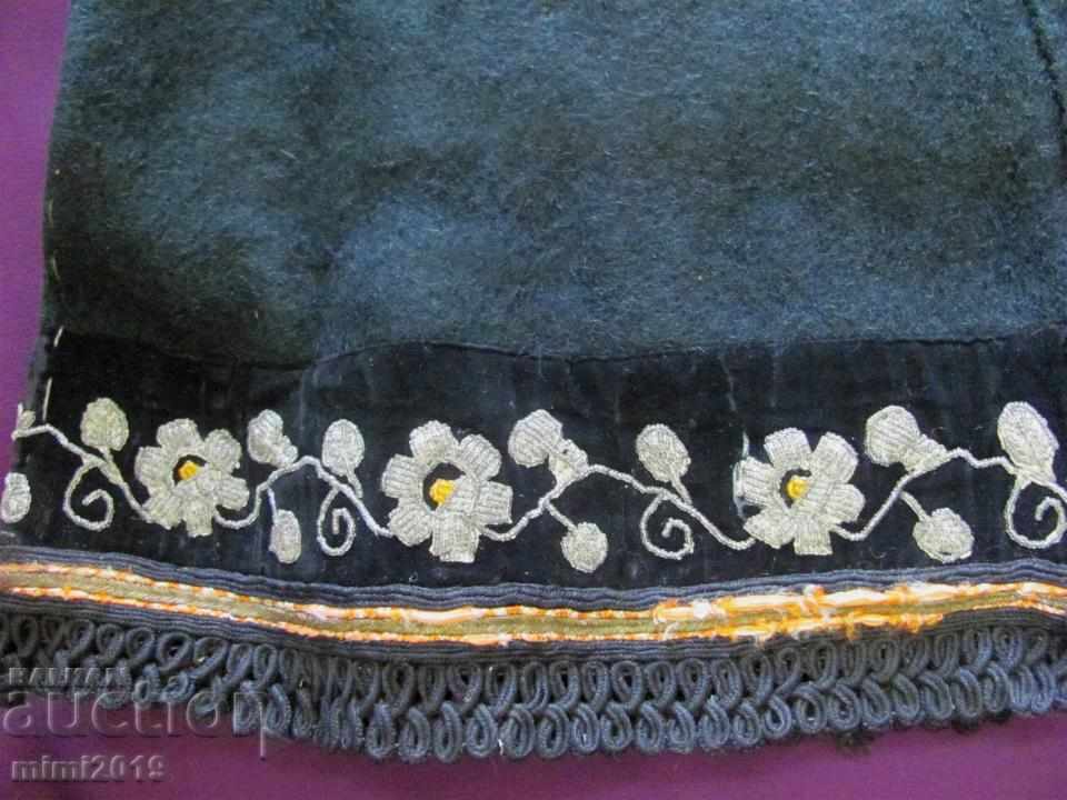 Delivery of 19th century costume, costume, beads, tinsel Delivery of 19th century costume, costume, beads, tinsel