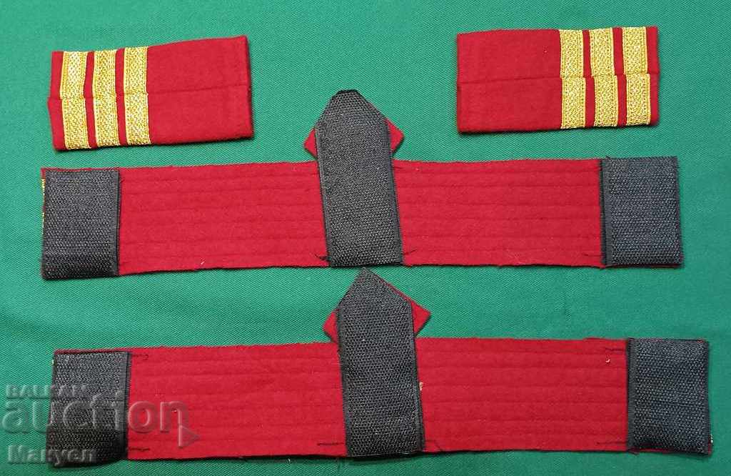 Продавам пагони и наръкавник нашивки - флот. с цена 17.00 лв. | € 8.69 Продавам пагони и наръкавник нашивки - флот. с цена 17.00 лв. | € 8.69