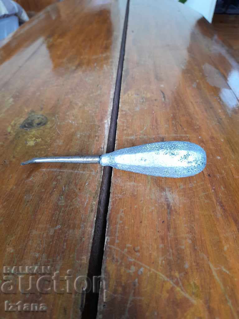 Daltă stomatologică veche