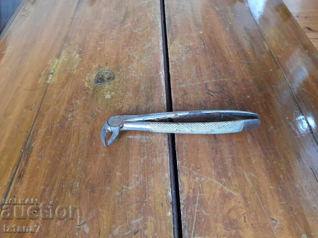 Old dental pliers Lower Stumps Old dental pliers Lower Stumps