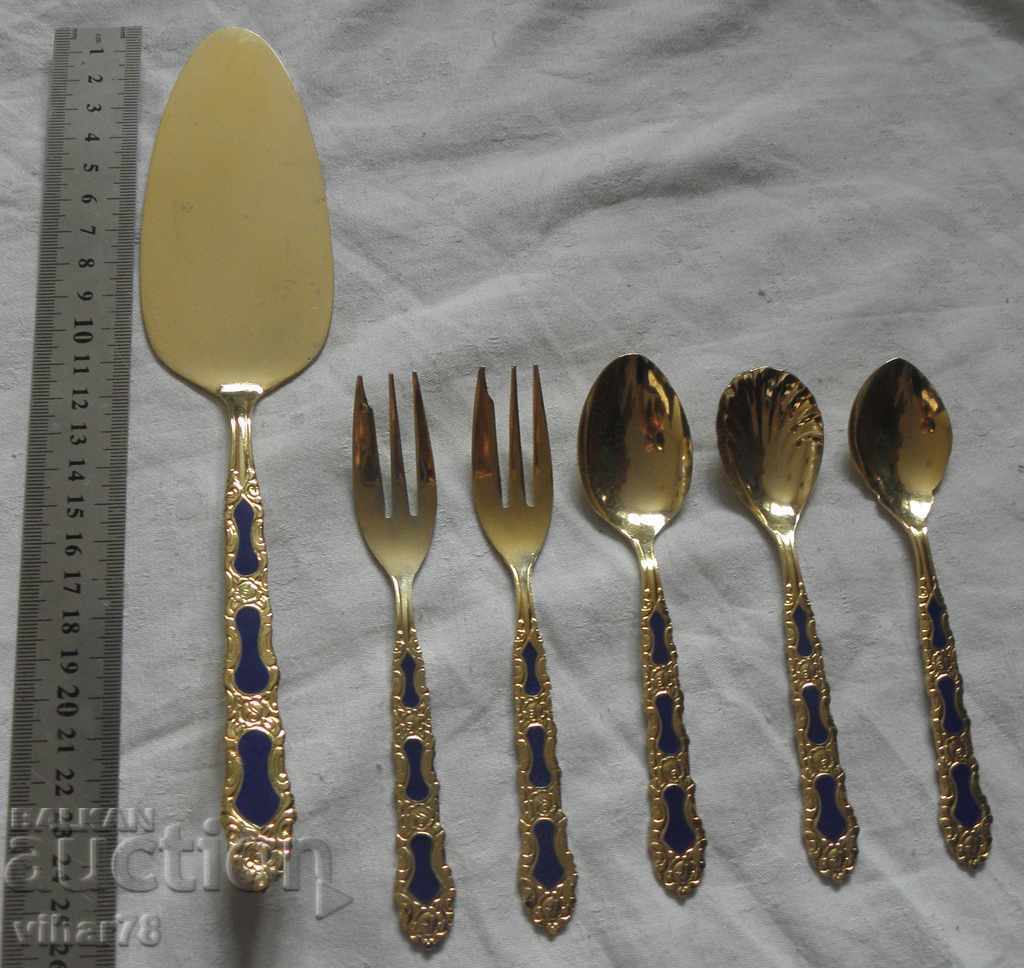 Gold-plated 24 karat cutlery - forks, spoons and spatula with price 169.99 BGN | € 86.91 Gold-plated 24 karat cutlery - forks, spoons and spatula with price 169.99 BGN | € 86.91