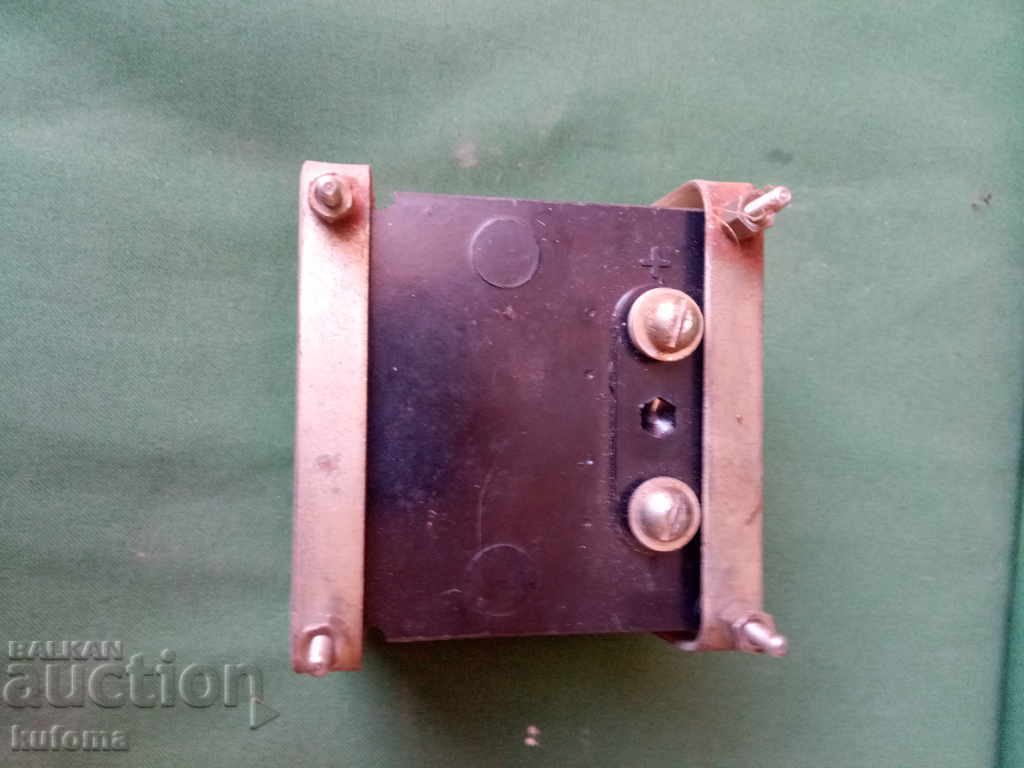 Стар амперметър с цена € 4.99 | 9.76 лв.