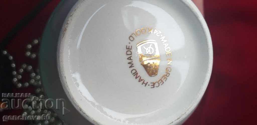 Auction Porcelain vase 24K Gold Auction Porcelain vase 24K Gold