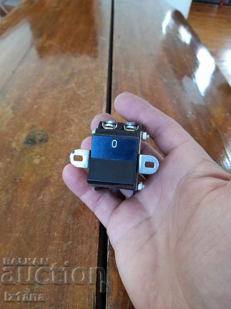 Old electric stove switch with price 15.00 BGN | € 7.67