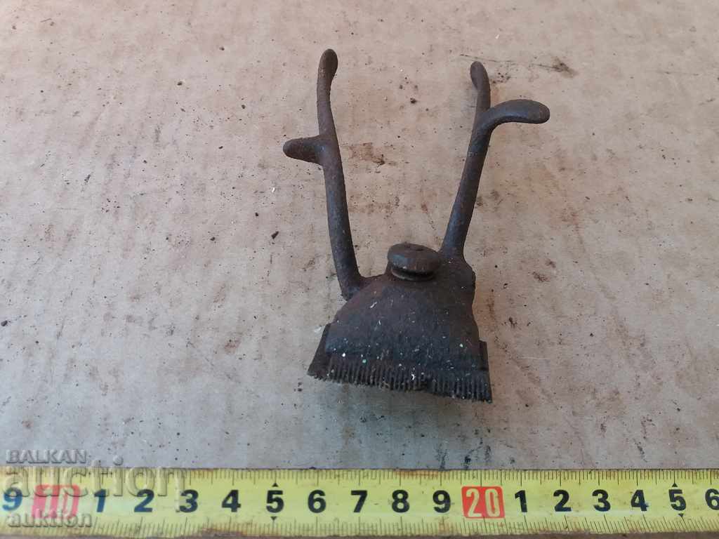 OLD METAL CUTTING MACHINE - 5 OLD METAL CUTTING MACHINE - 5