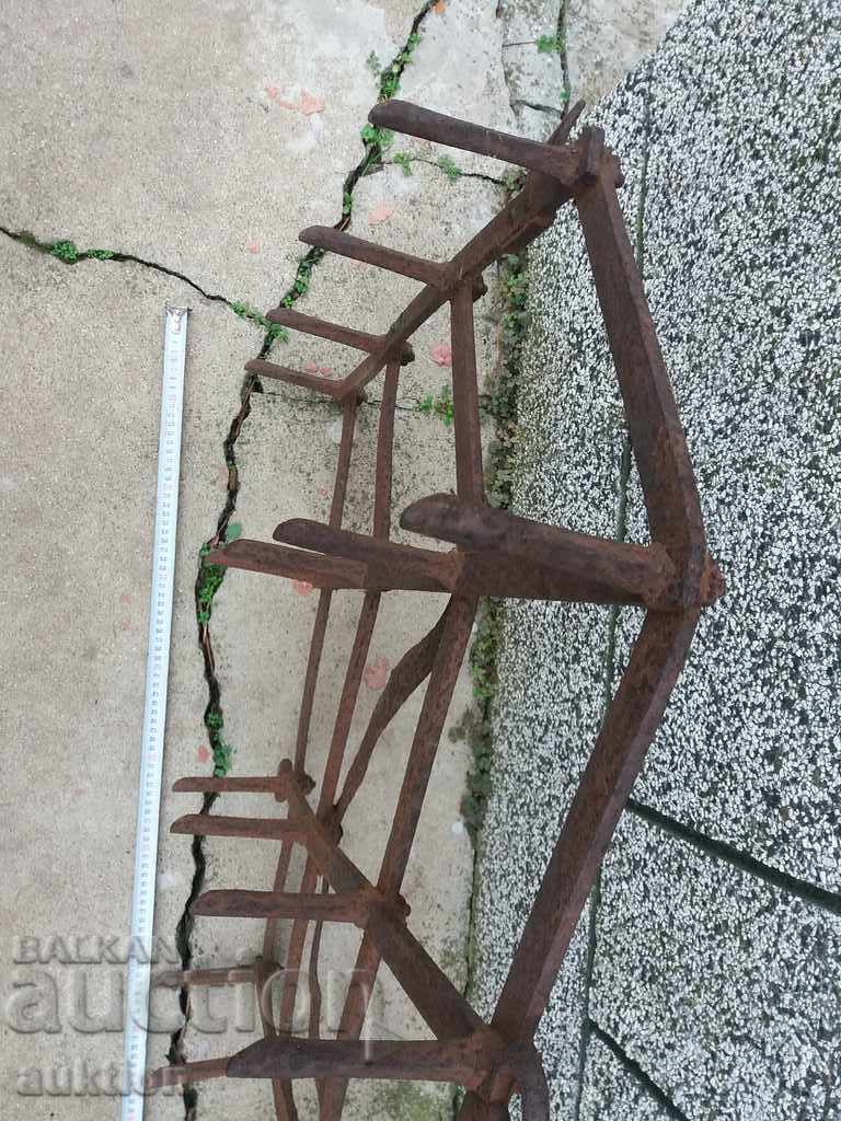 REVIVAL FORGED GROUP AGRICULTURAL TOOL - 5 REVIVAL FORGED GROUP AGRICULTURAL TOOL - 5