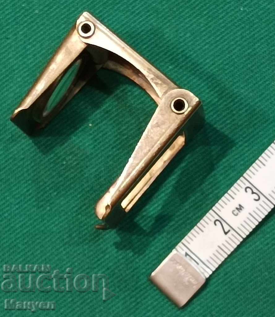 I am selling an old antique magnifying glass. - 5