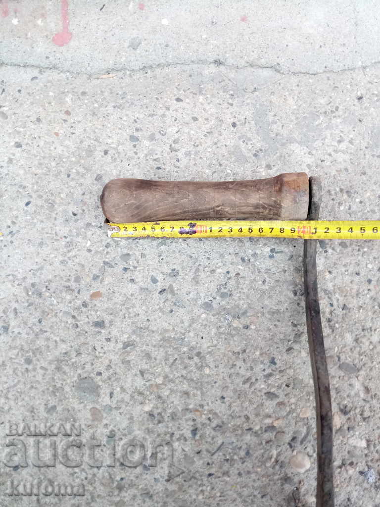 Mâner vechi pentru mașină rotativă cu preț 9.99 BGN | € 5.11 Mâner vechi pentru mașină rotativă cu preț 9.99 BGN | € 5.11