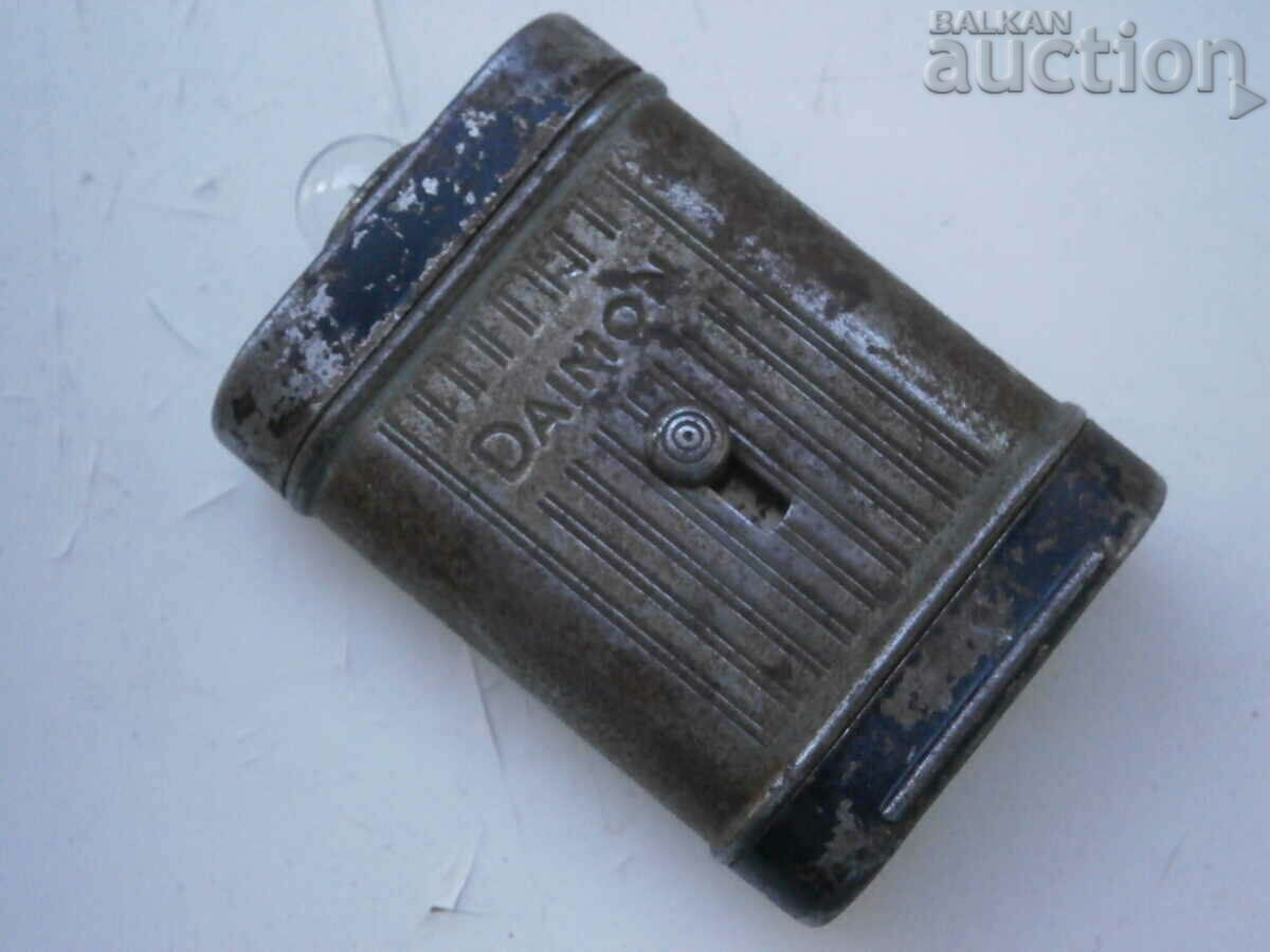 Auction small pocket officer metal flashlight WWII DAIMON Auction small pocket officer metal flashlight WWII DAIMON