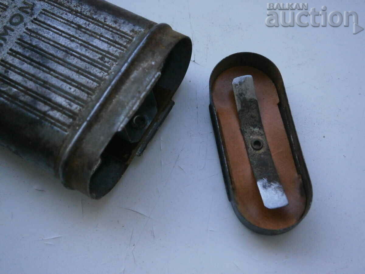 small pocket officer metal flashlight WWII DAIMON - 6 small pocket officer metal flashlight WWII DAIMON - 6