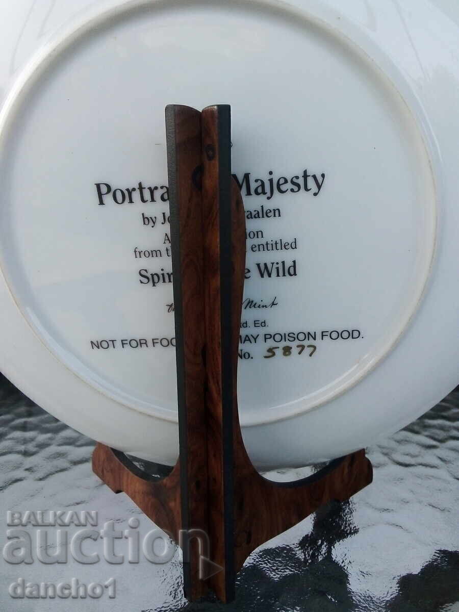 Auction  A plate