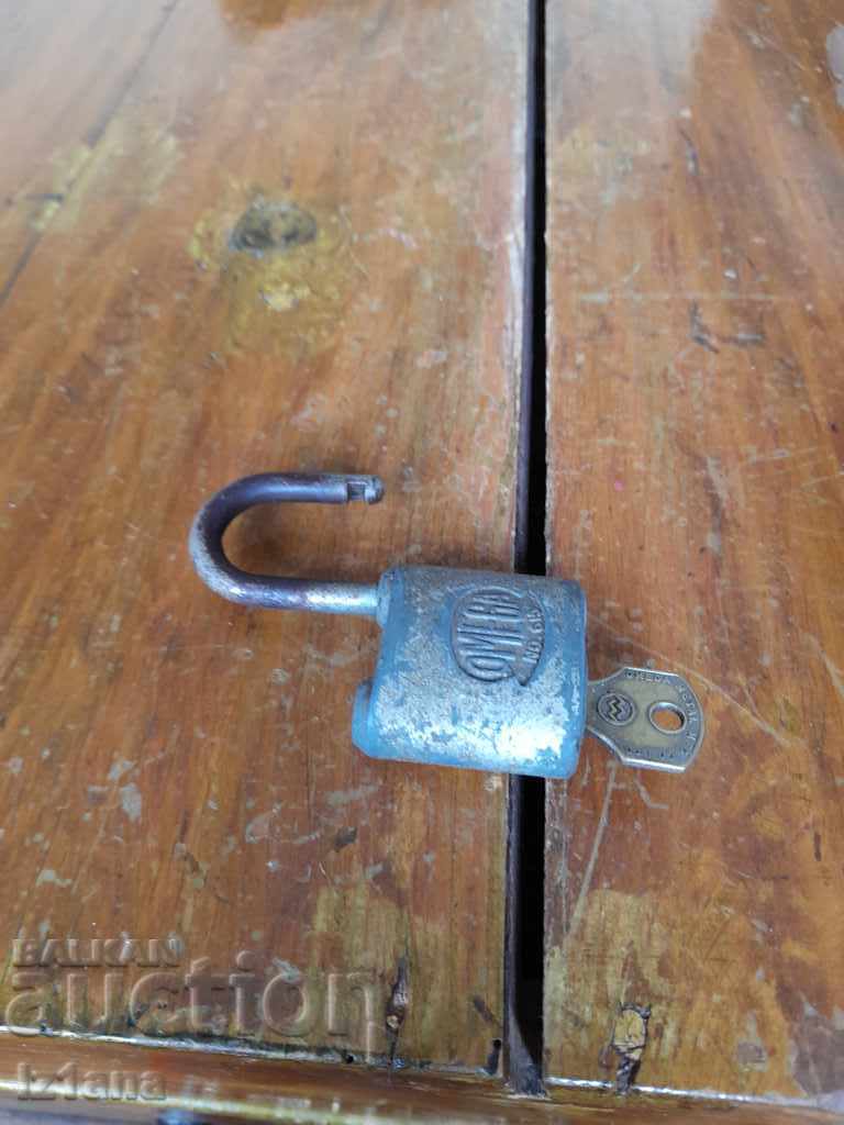 Παράδοση Παλαιό λουκέτο Omega Παράδοση Παλαιό λουκέτο Omega