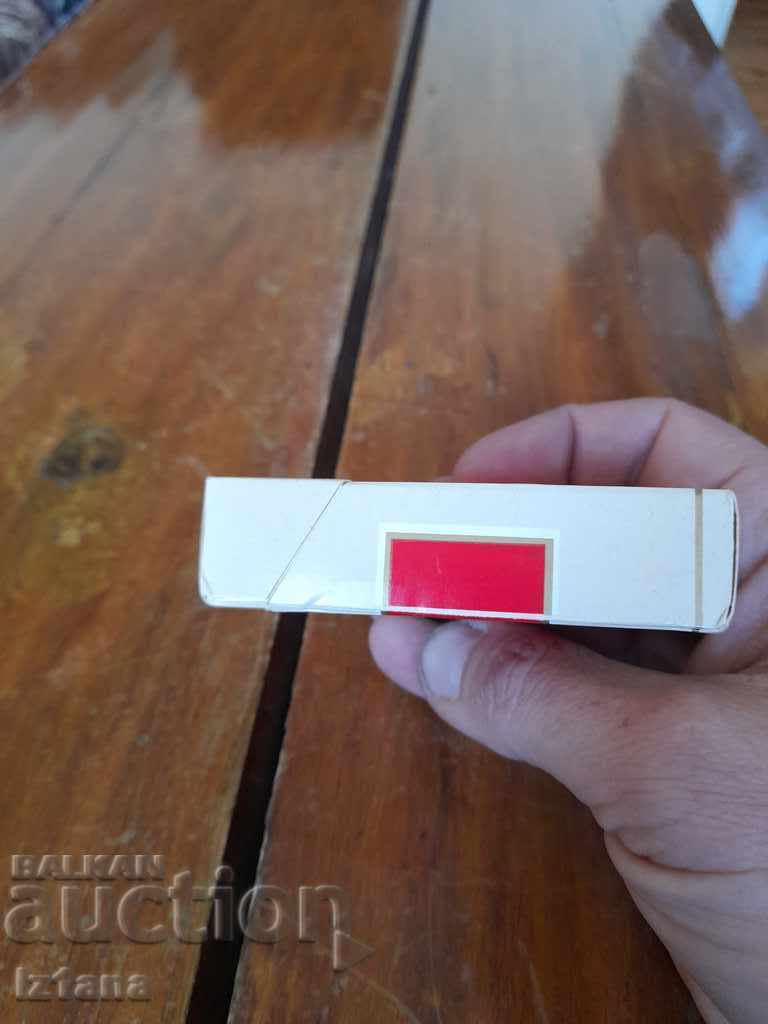 Παράδοση Παλιό κουτί τσιγάρα Femina Παράδοση Παλιό κουτί τσιγάρα Femina