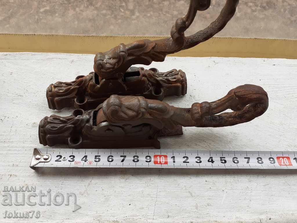 Old cast iron baroque reamers window fittings - 7 Old cast iron baroque reamers window fittings - 7