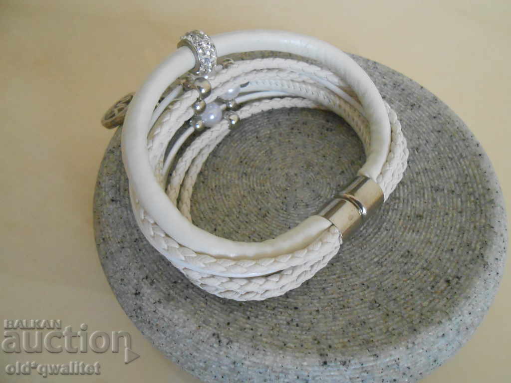 Leather BRACELET, magnetic clasp, MK - Michael Kors with price 38.00 BGN | € 19.43 Leather BRACELET, magnetic clasp, MK - Michael Kors with price 38.00 BGN | € 19.43