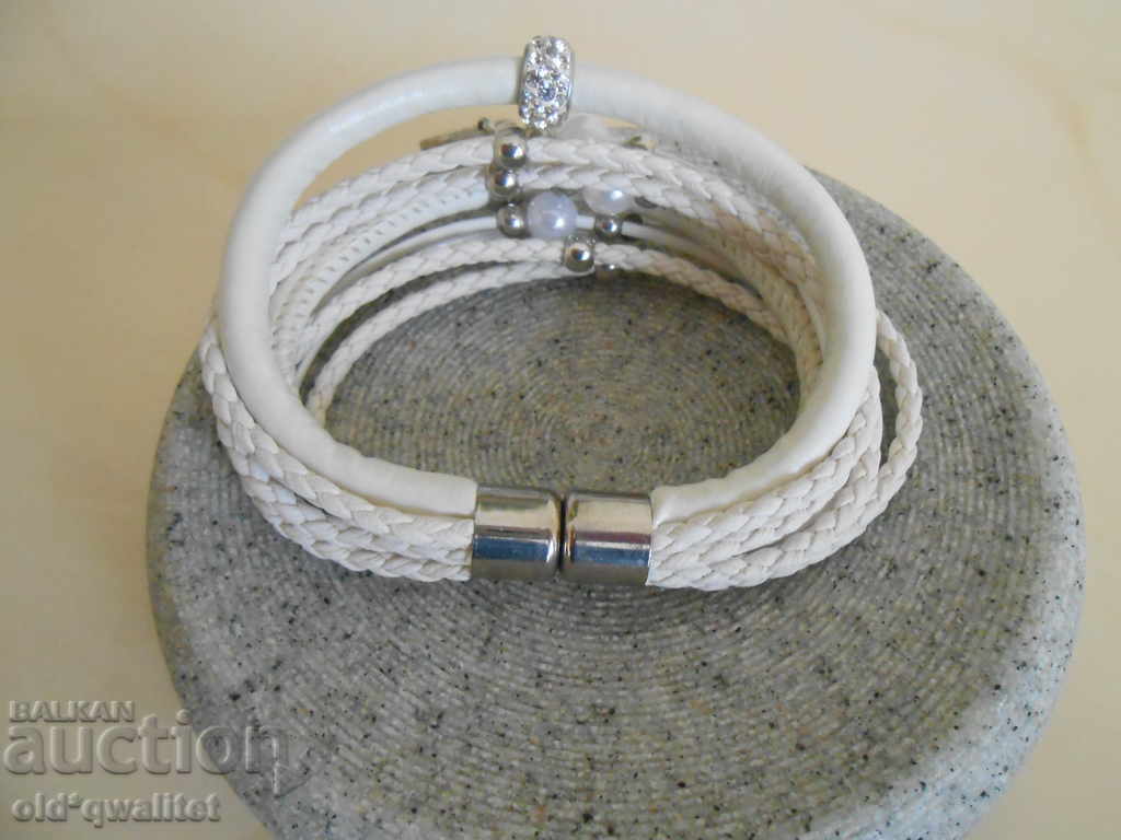 Auction Leather BRACELET, magnetic clasp, MK - Michael Kors Auction Leather BRACELET, magnetic clasp, MK - Michael Kors