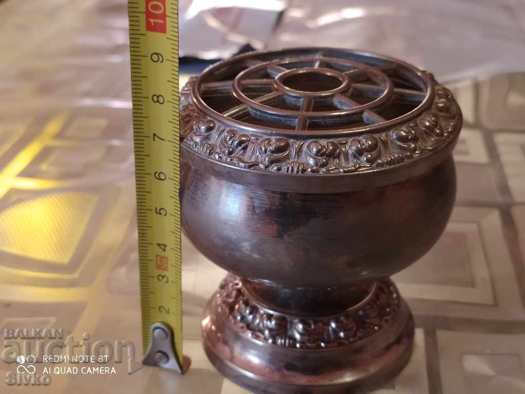 Silver-plated English antique court with price 14.99 BGN | € 7.66 Silver-plated English antique court with price 14.99 BGN | € 7.66