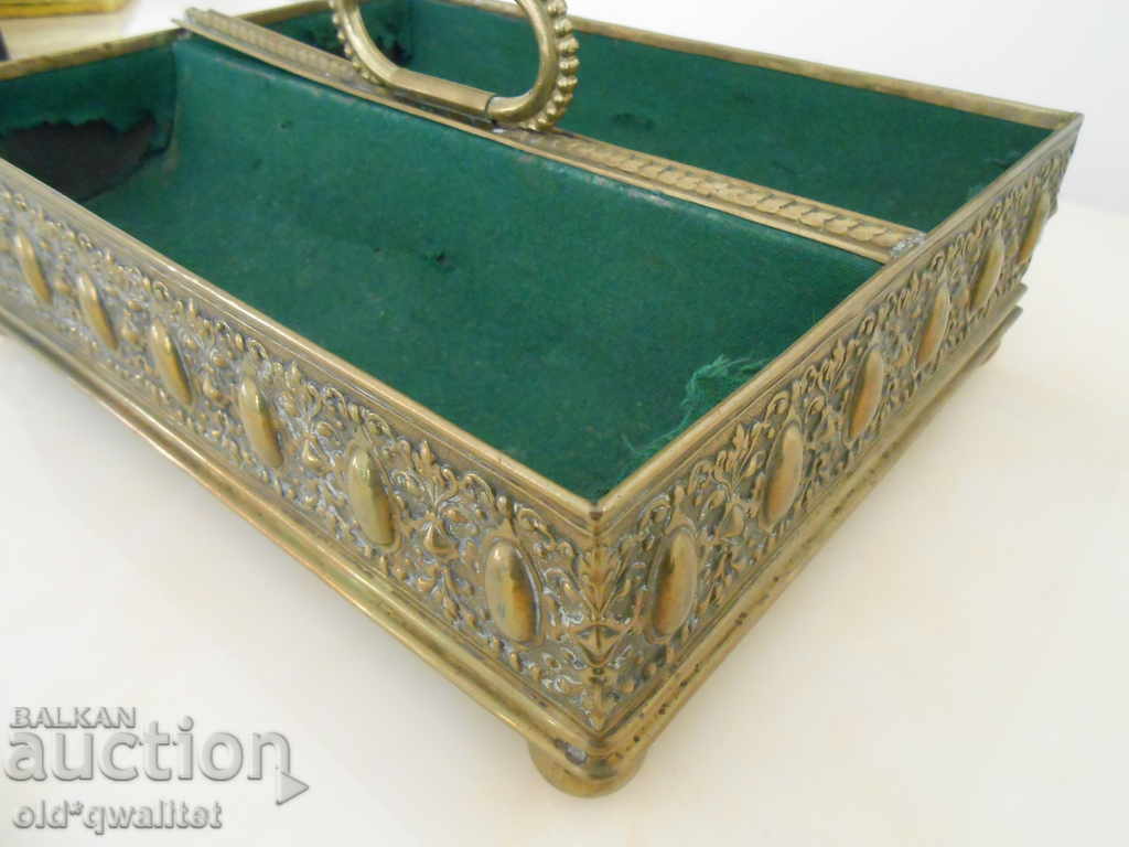 Delivery of Object, thing, vessel from the past, beautiful, interesting