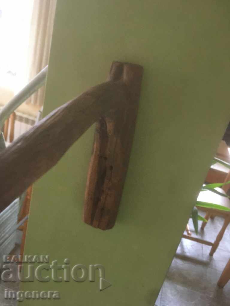 Licitație CUIER DIN LEMN MASIV MARE NATURAL VECHI PENTRU PERETE