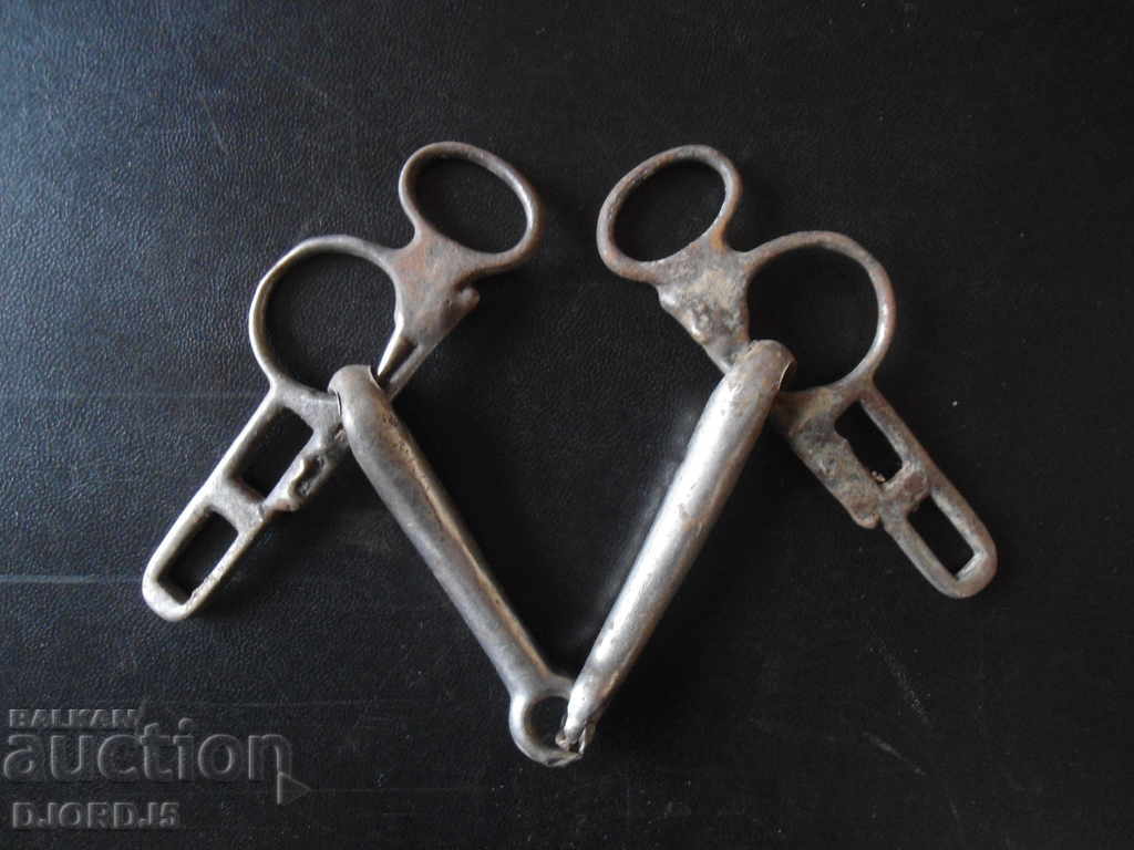 Old bridle with price 3.00 BGN | € 1.53 Old bridle with price 3.00 BGN | € 1.53