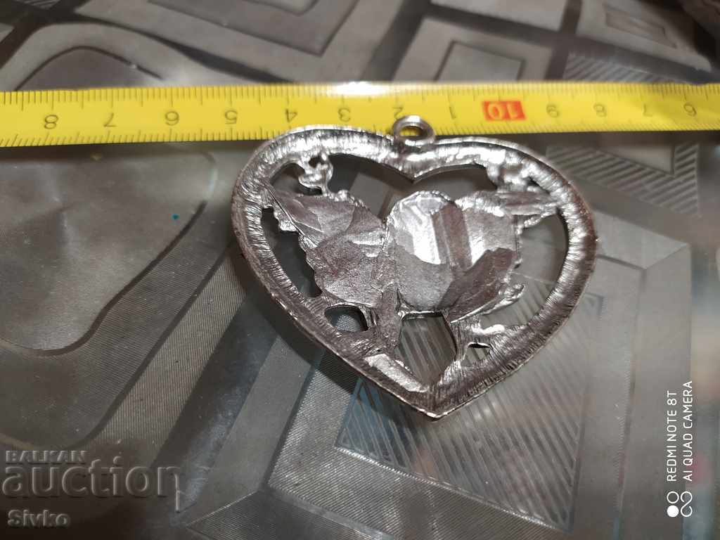 Metal heart pendant 2 with price 0.49 BGN | € 0.25 Metal heart pendant 2 with price 0.49 BGN | € 0.25