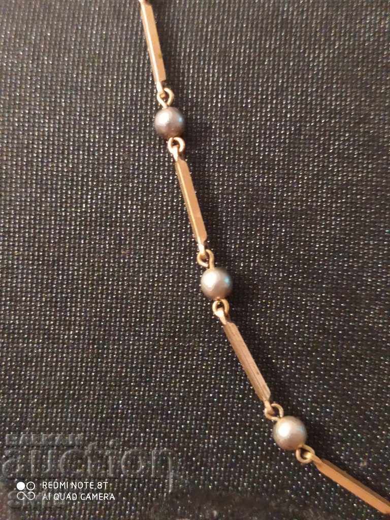 Necklace, fine lek with price 0.99 BGN | € 0.51 Necklace, fine lek with price 0.99 BGN | € 0.51