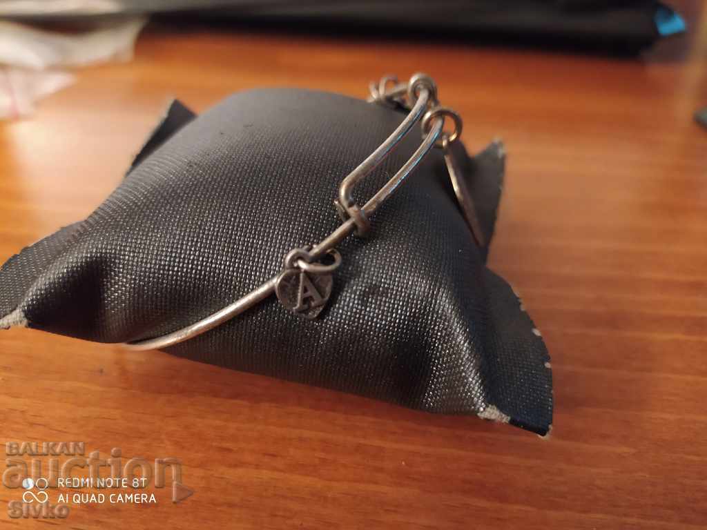 Auction Metal bracelet letter M Auction Metal bracelet letter M