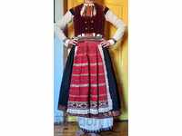 Costum Duke autentic.