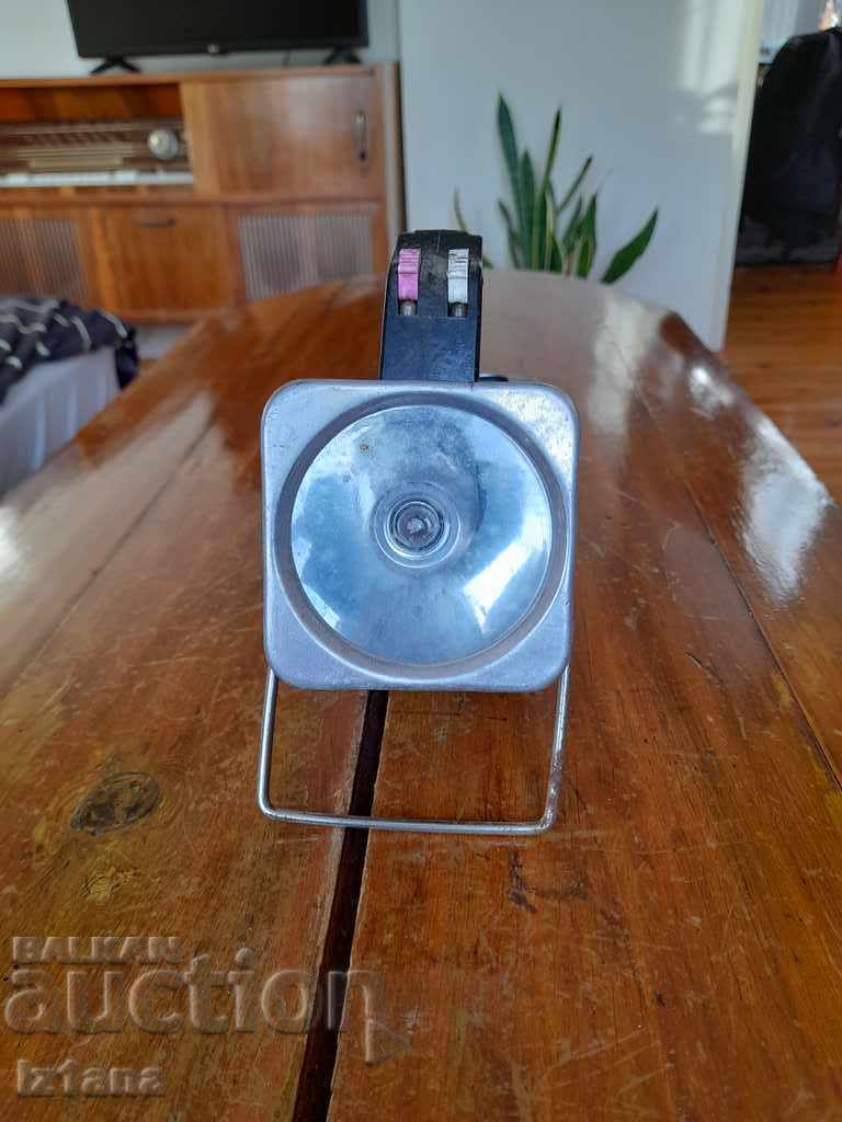 Old flashlight, flashlight with price 55.00 BGN | € 28.12 Old flashlight, flashlight with price 55.00 BGN | € 28.12